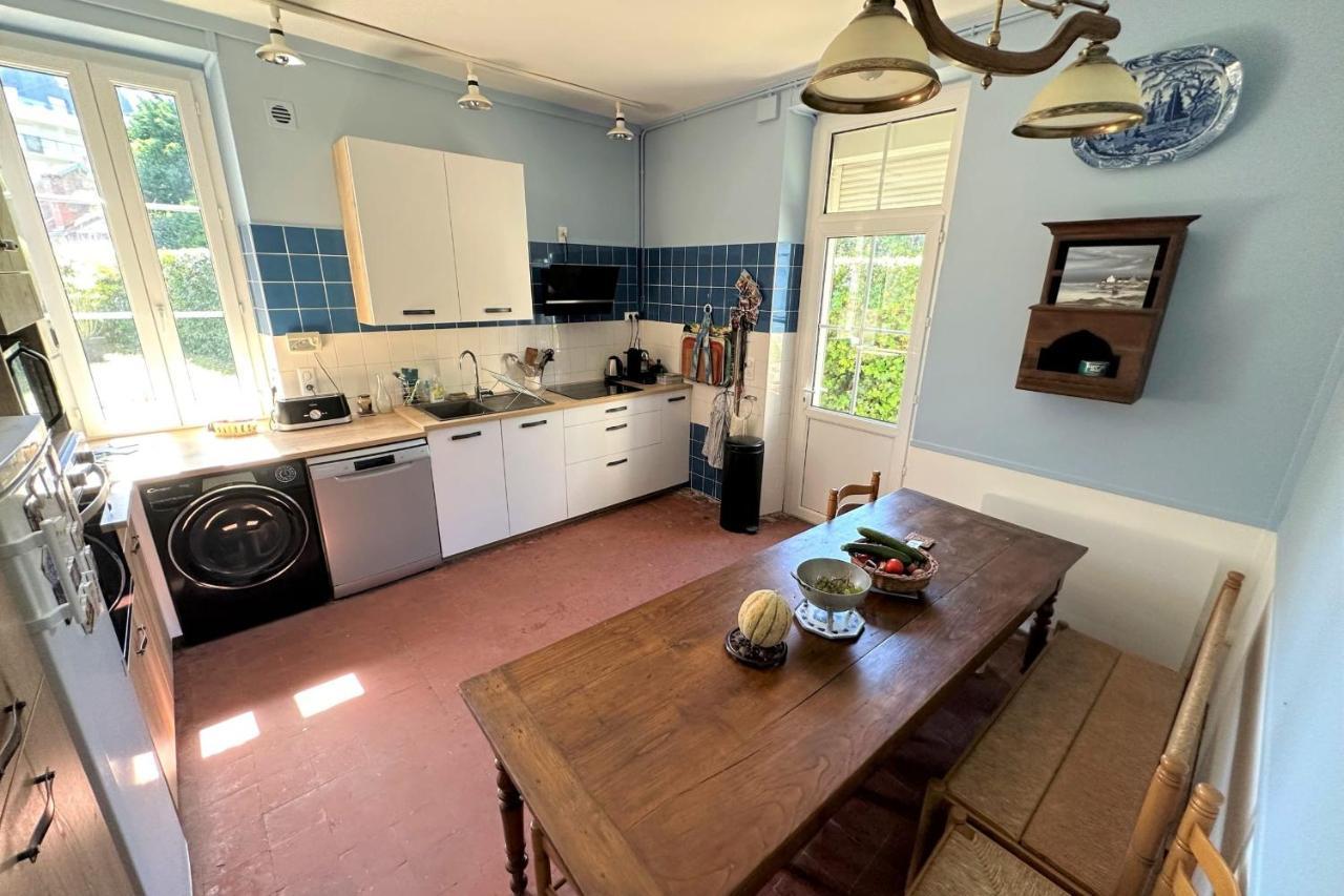 Rare Pearl With Garden Near The Sea